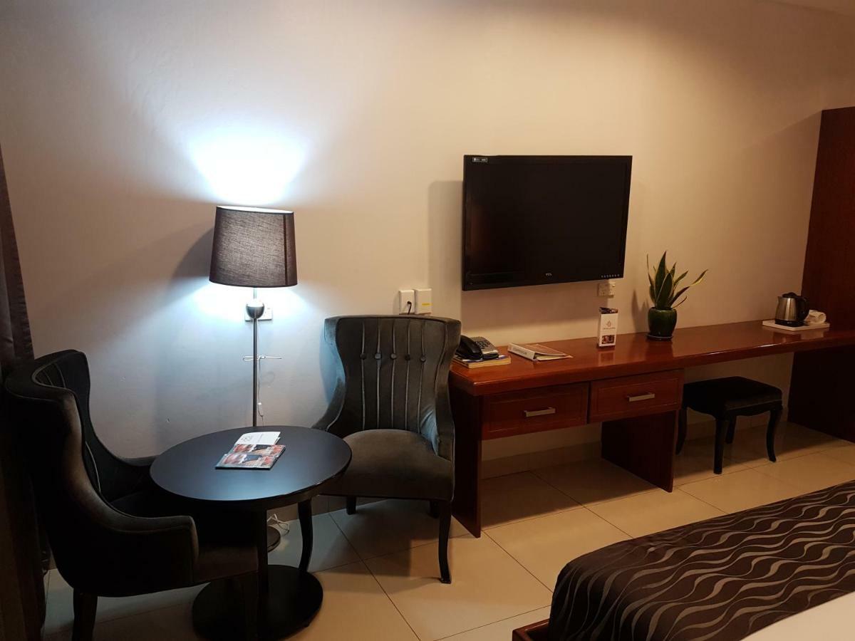 Paddy'S Hotel & Apartments Porto Moresby Exterior foto